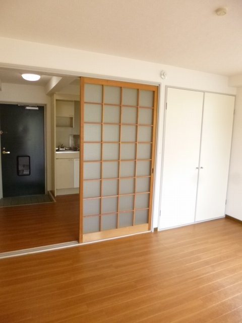 異なる号室の室内写真です