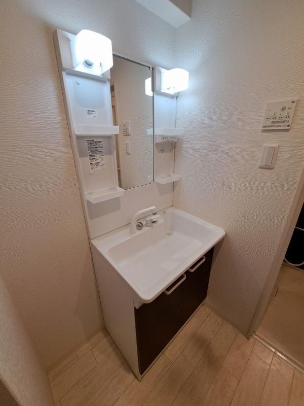 隣のお部屋の室内写真