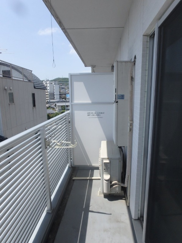 ４階異なる号室の室内写真です