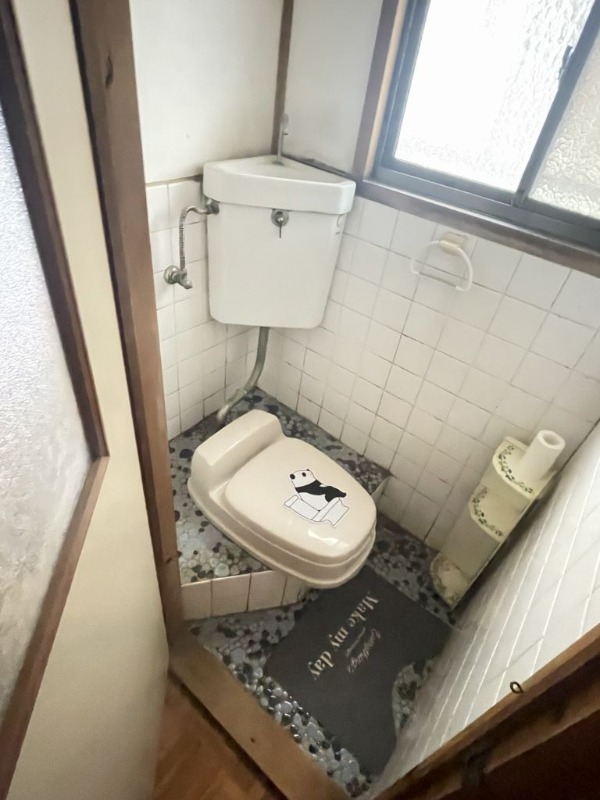 様式トイレに交換します。