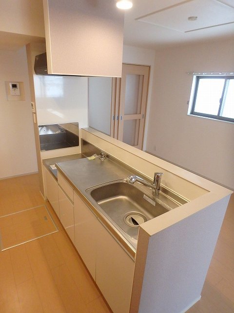 異なる号室の室内写真です