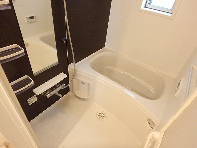 異なる号室の室内写真です