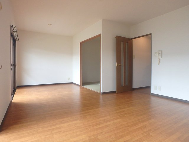 異なる号室の室内写真です