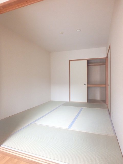 異なる号室の室内写真です