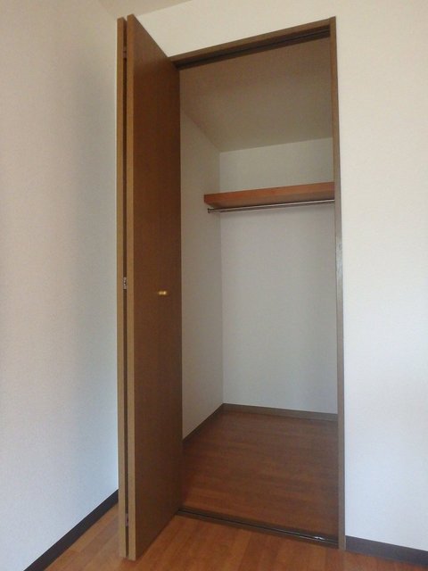 異なる号室の室内写真です