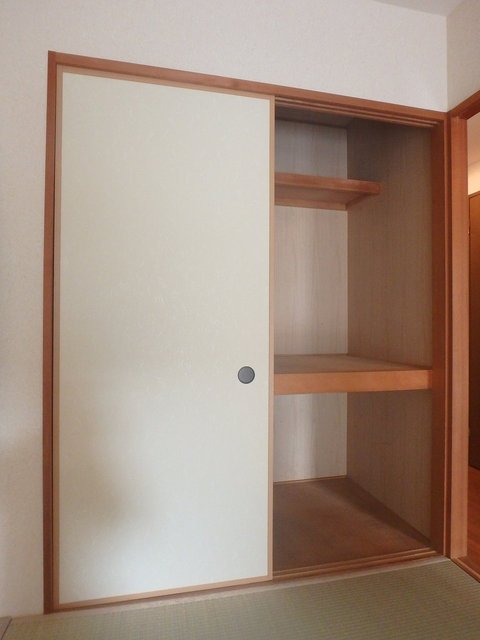 異なる号室の室内写真です