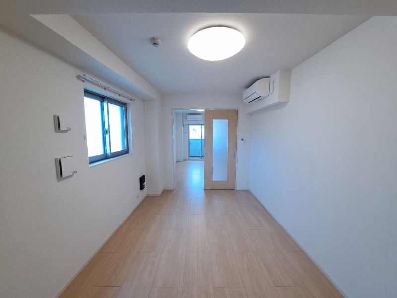 異なる号室の室内写真です