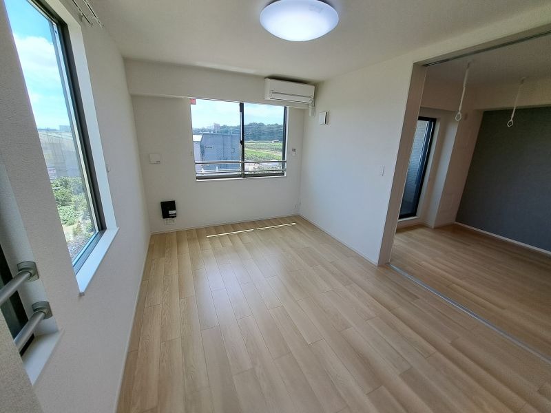 異なる号室の室内写真です