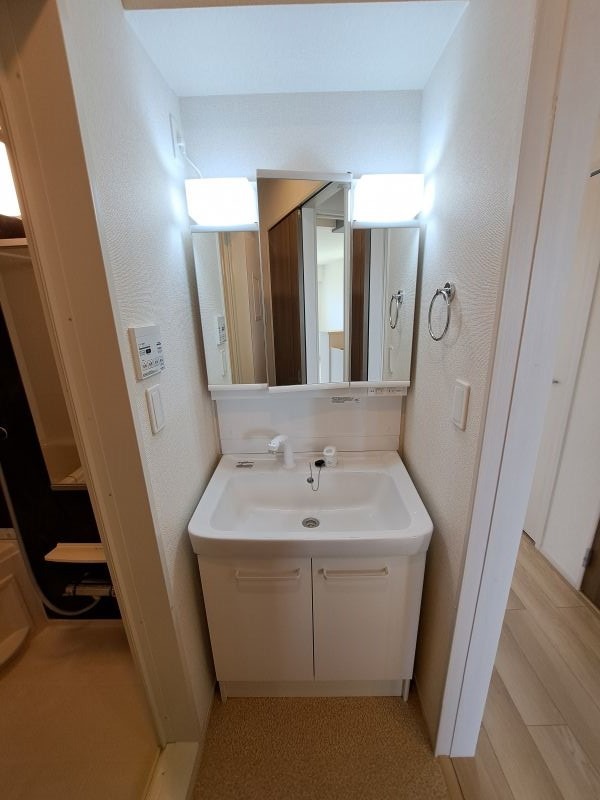 異なる号室の室内写真です