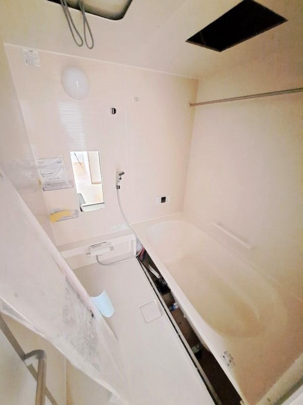 反転した間取りの内観