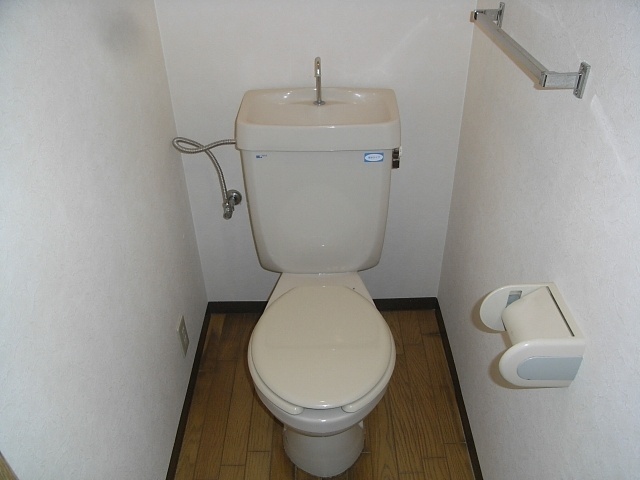 異なる号室の室内写真です