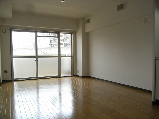 異なる号室の室内写真です