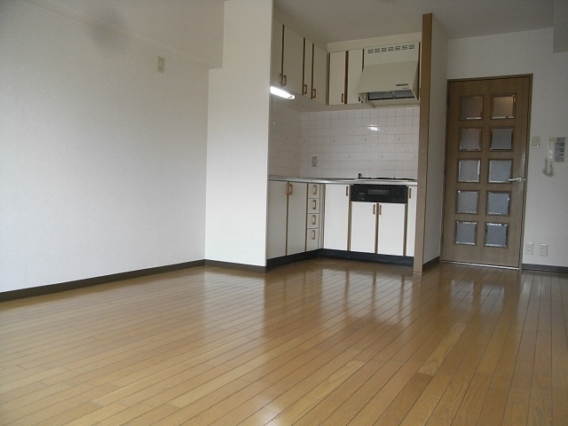 異なる号室の室内写真です