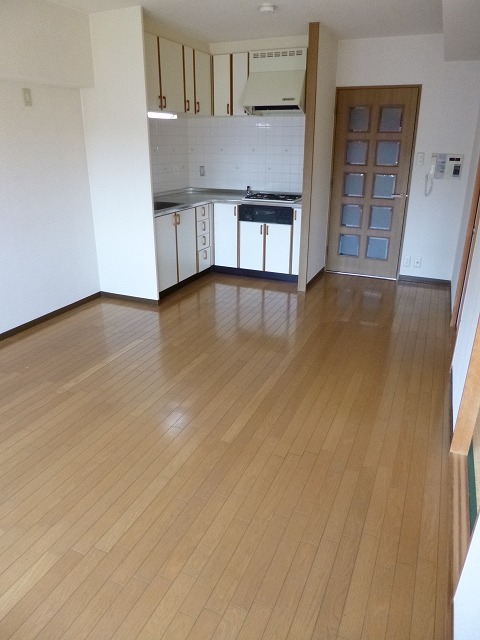 異なる号室の室内写真です