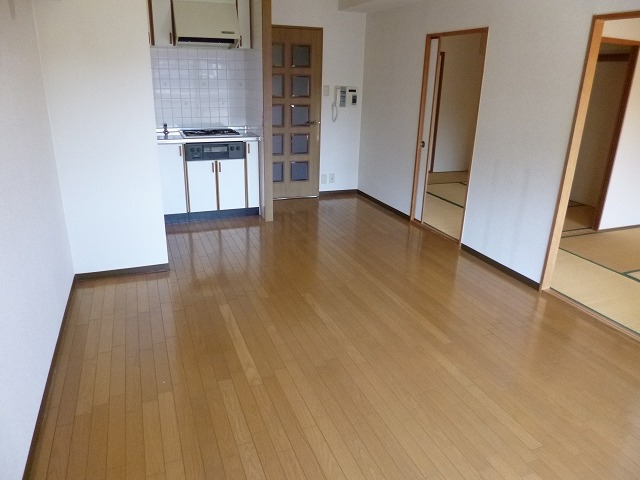 異なる号室の室内写真です