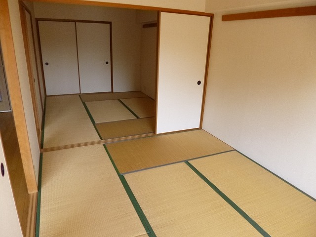 異なる号室の室内写真です