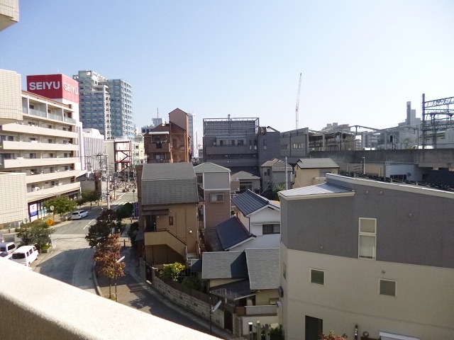 異なる号室の室内写真です