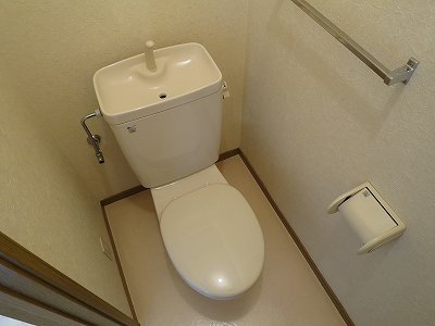 反転した間取りの室内写真