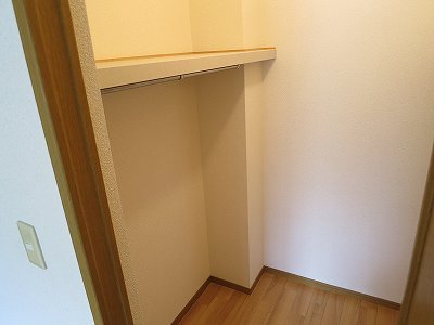 反転した間取りの室内写真