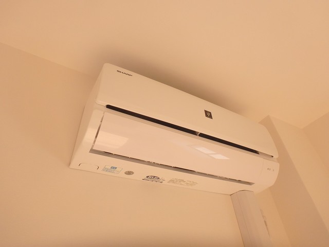 異なるフロアの室内写真です