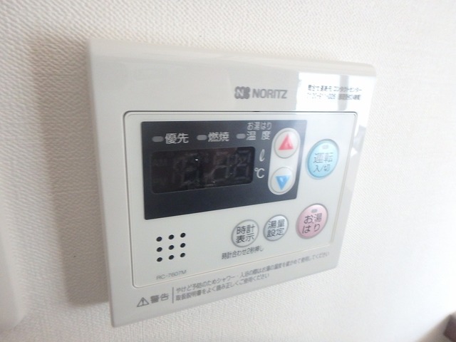 異なるフロアの室内写真です