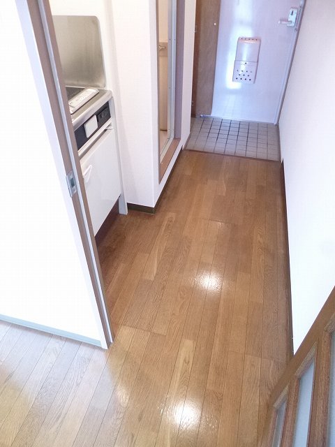 異なる号室の室内写真です