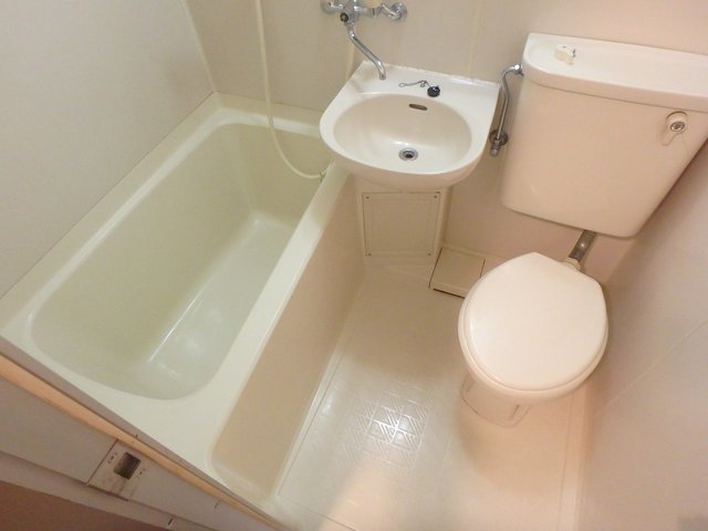 異なる号室の室内写真です