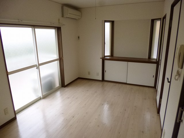 写真は201となります。