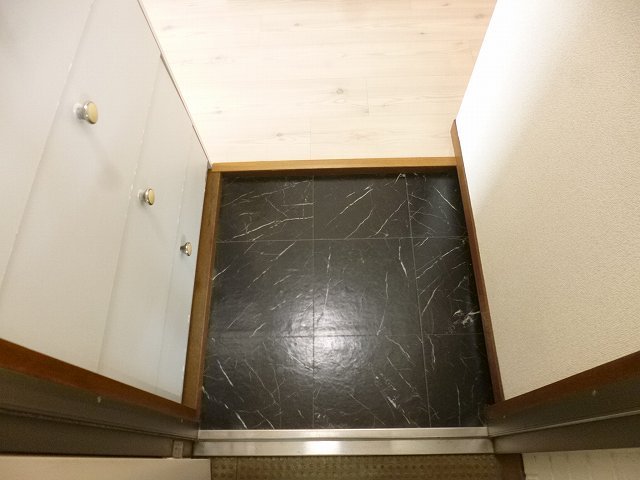 写真は201となります。