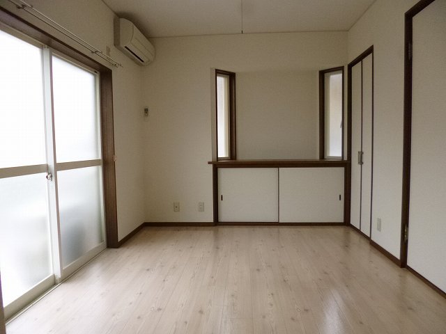 写真は201となります。