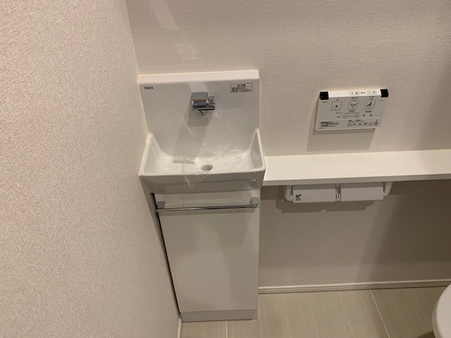 トイレ内手洗い器