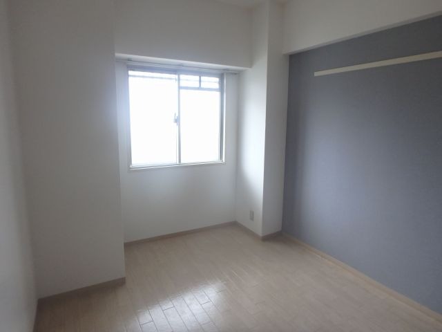 異なる号室の室内写真です