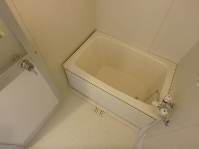 異なる号室の室内写真です