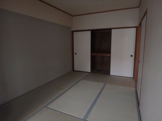 異なる号室の室内写真です