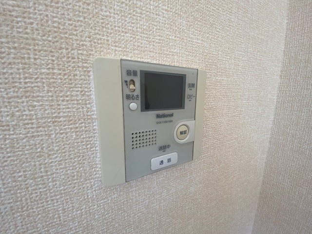 反転した間取りの室内写真