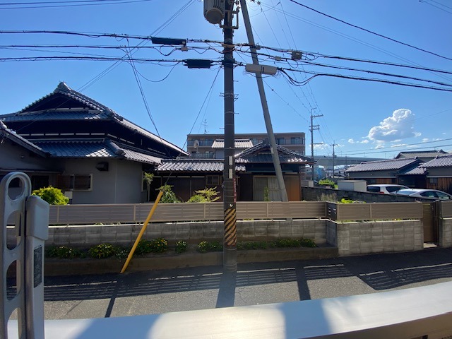 反転した間取りの室内写真