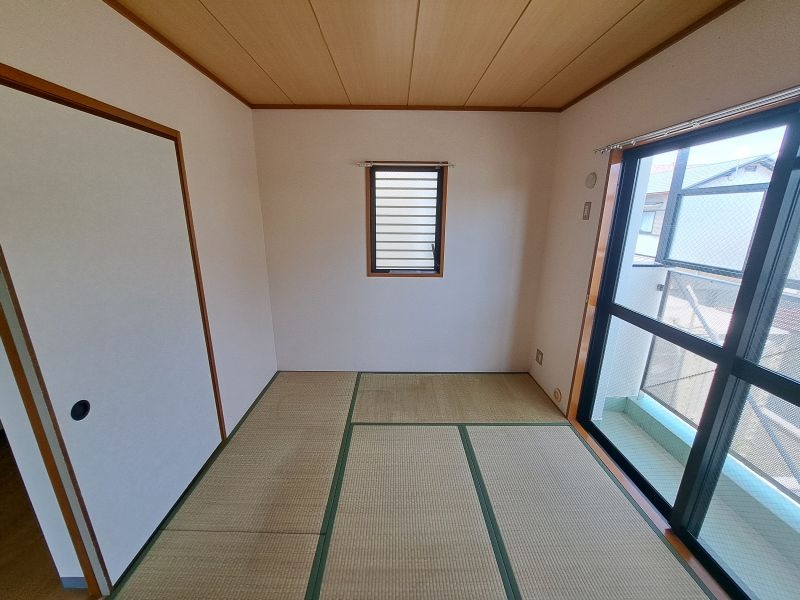 異なる号室の室内写真です