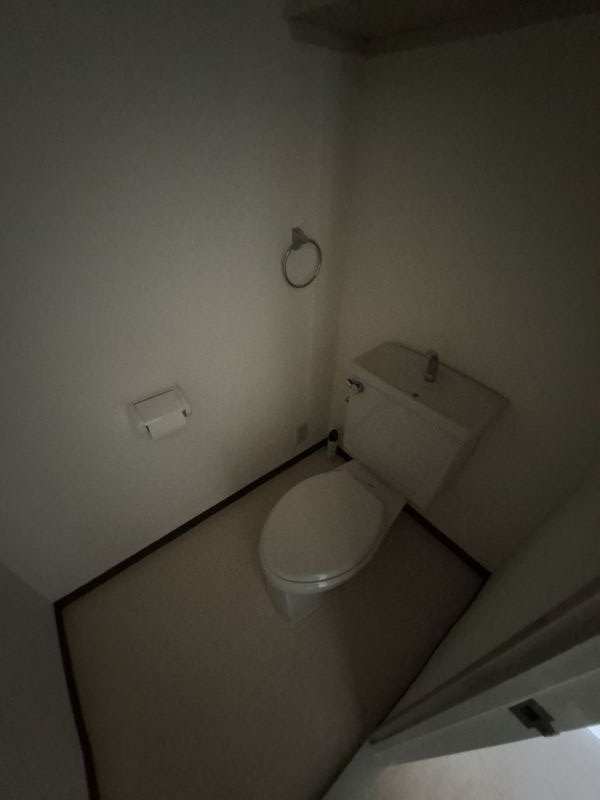 異なる号室の室内写真です