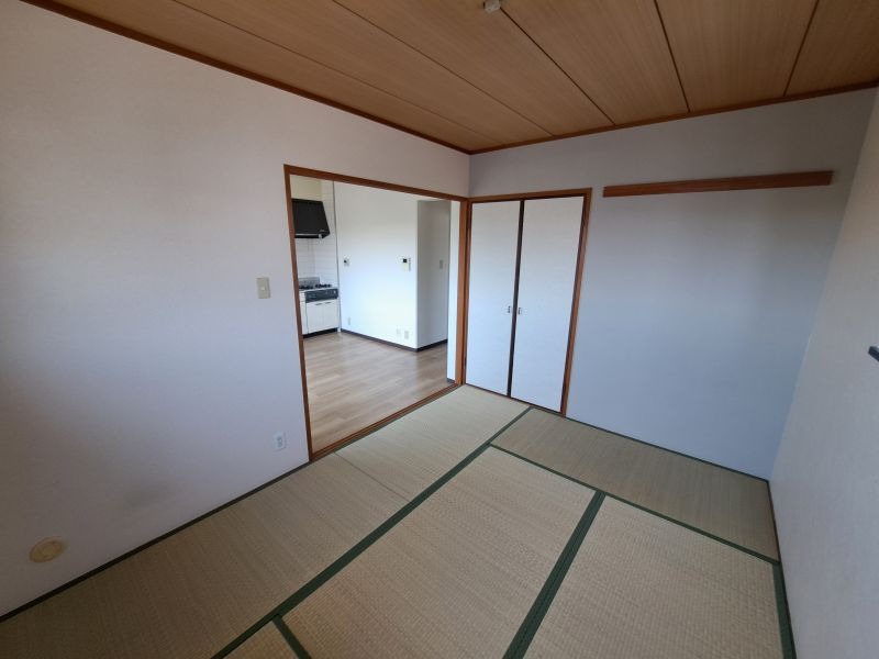 異なる号室の室内写真です