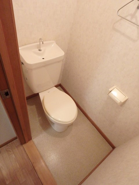 異なる号室の室内写真です