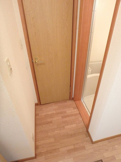 異なる号室の室内写真です