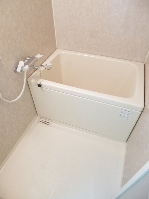 異なるフロアの室内写真