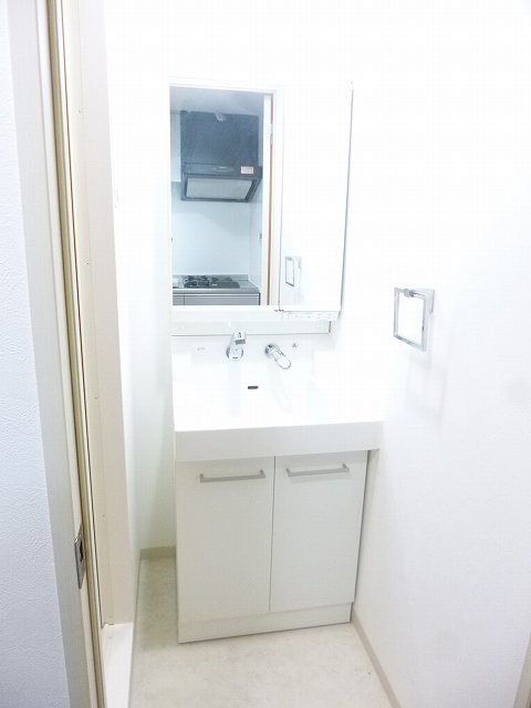 異なるフロアの室内写真