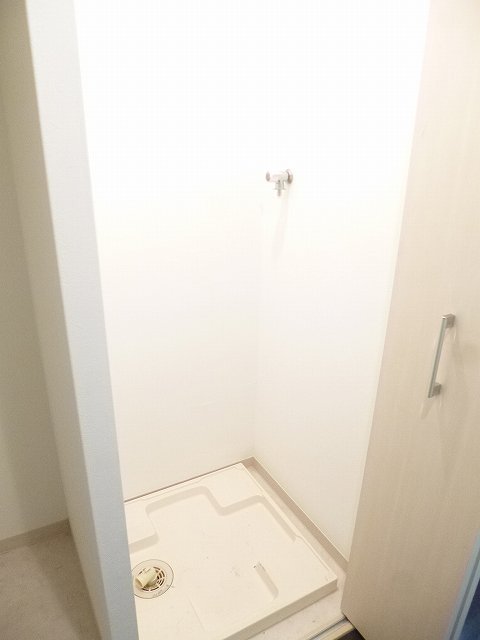 異なるフロアの室内写真