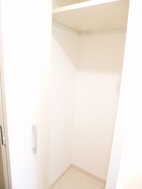 異なるフロアの室内写真