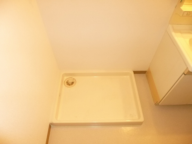 異なるフロアの室内写真です