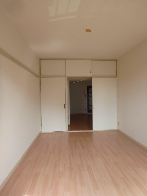 異なる号室の室内写真です