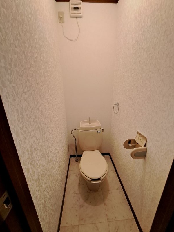 異なる号室の室内写真です