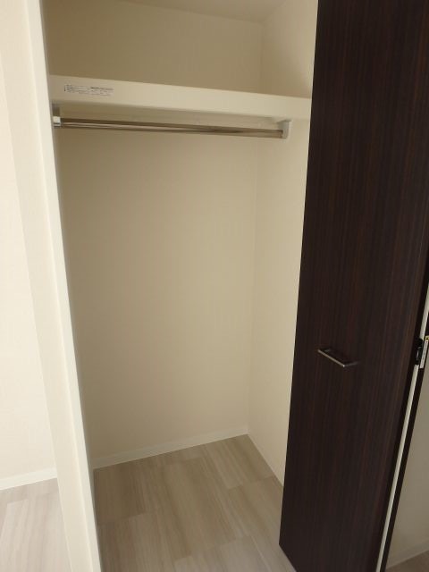 異なるフロアの室内写真です