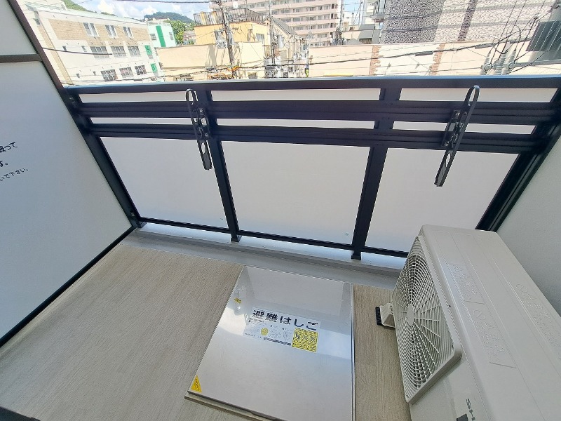 3階反転した間取りの室内写真